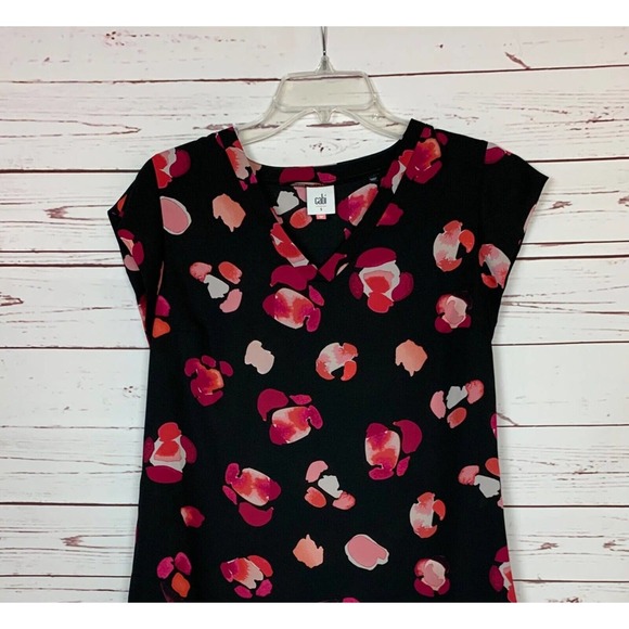 CAbi Women's S Small Black Pink Floral Short Sleeve Cute Petal Top Blouse #5523 - Picture 2 of 12